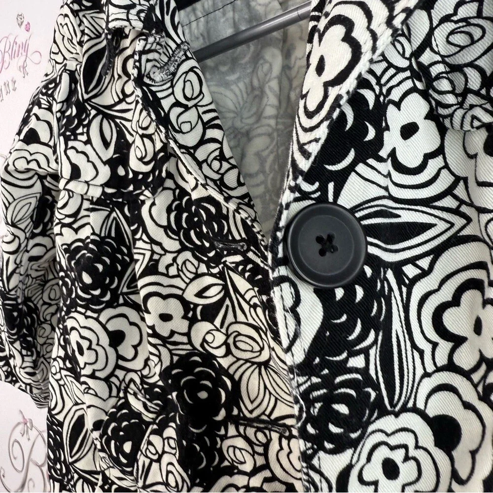GAP Kids Black and White Floral flowers lightweight Jacket
